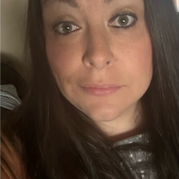 Meet your Posher, Chelsie - Picture 3 of 5